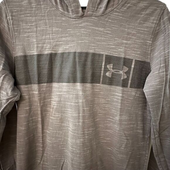 Under Armour ~ Mens Grey pullover hoodie ~ lightweight ~ size Medium - Picture 3 of 6